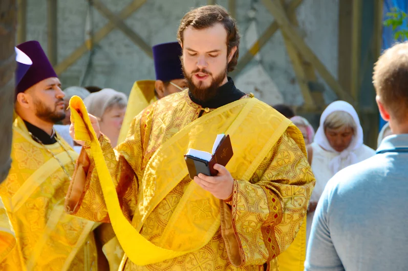 На заднем плане Спасская церковь - одно из старейших зданий Иркутска, которое сейчас реставрируют.