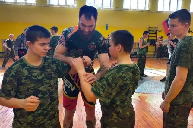 Спортивная подготовка - обязательный пункт воспитательной программы. 