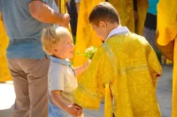 8 июля, в День семьи, любви и верности, в Иркутске прошёл крестный ход в честь святых Петра и Февронии Муромских, которые стали христианским символом этого праздника.