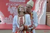 Такой концентрации поцелуев и нежных взглядов в Москве не видели с прошлого свадебного фестиваля.
