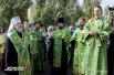 Парад начался с традиционного молебна покровителям семьи - святым благоверным Петру и Февронии Муромским.
