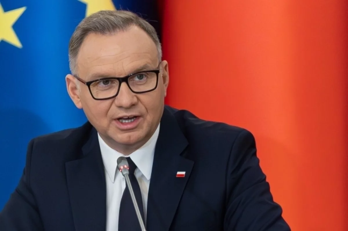 Дуда пригрозил НАТО закрыть аэропорт в Жешуве для поставок помощи Украине