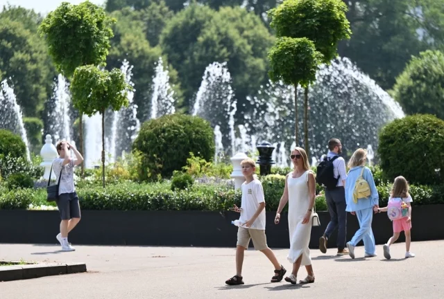 В российской столице жарче, чем на мировых курортах.