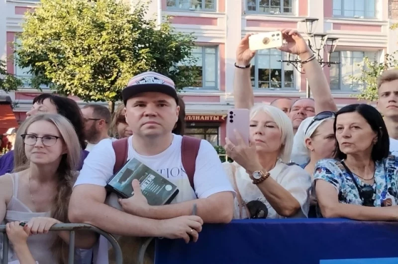 Нижегородцы - зрители церемонии открытия.