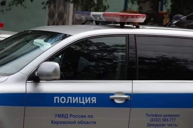 Женщина ушла в лес и заблудилась.