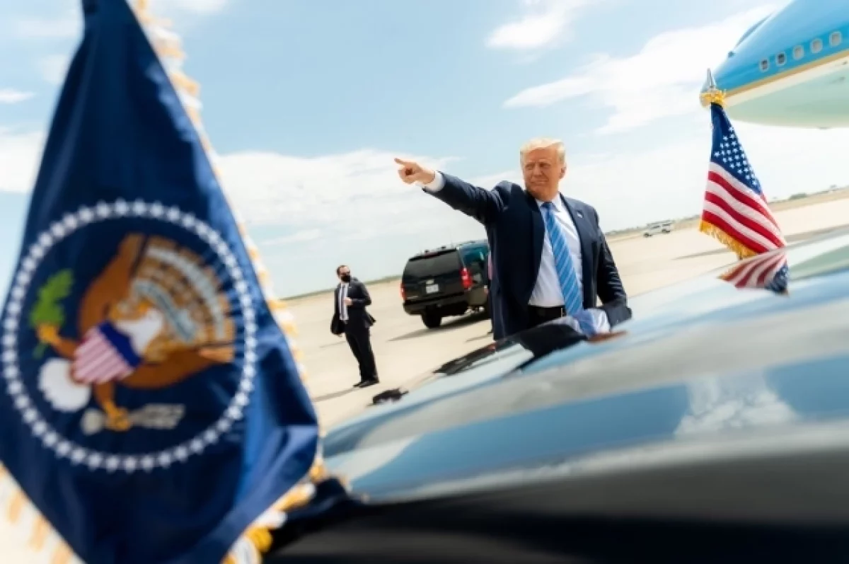 Ультиматум 50 дней связали с отпусками и желанием Трампа поиграть в гольф