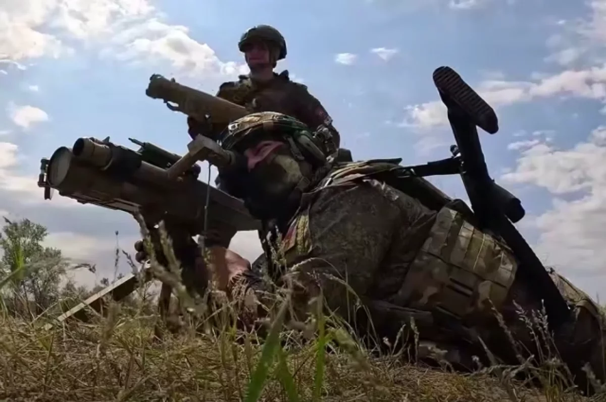 Враг дрогнул. Российские войска начали окружать гарнизон ВСУ в Донбассе