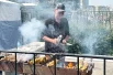 Несмотря на жару, большой популярностью пользовался шашлык по цене 200 рублей за 100 г.