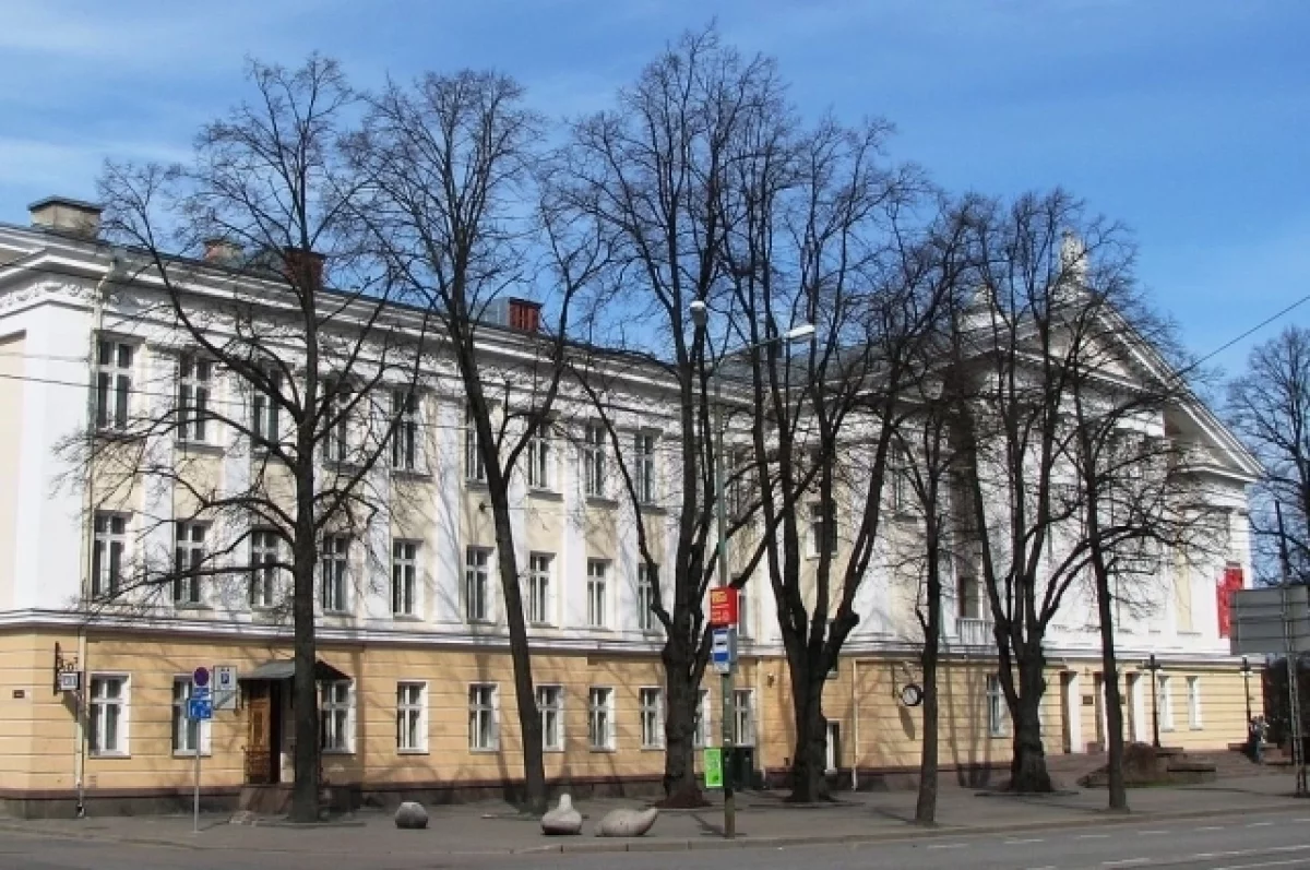 Таллинское горсобрание призвали остановить ликвидацию Центра русской культуры