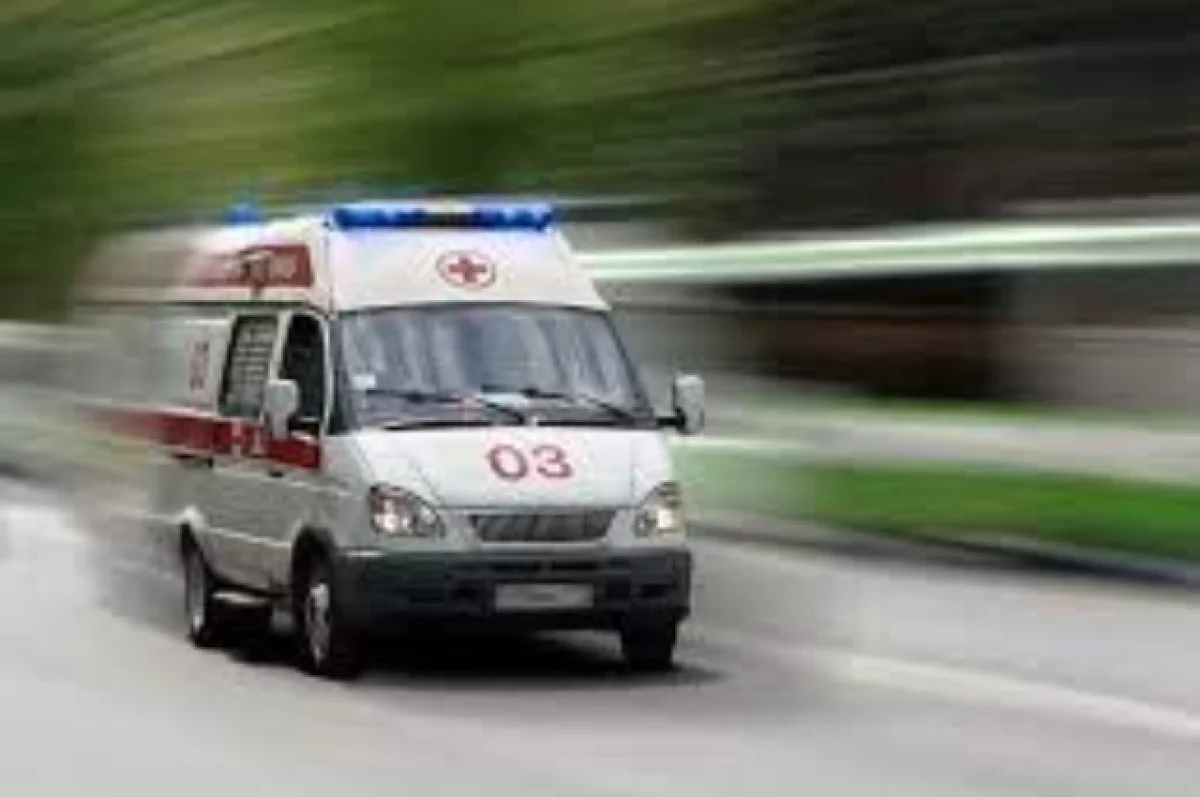 В российском регионе пассажирке въехавшего в забор авто насквозь пробило голову трубой
