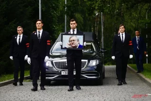 Прощание с Юрием Карой.