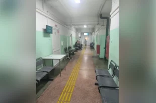 Отделение неотложной помощи красноярского глазного центра, утром 23 июля очередей почти не было.