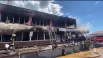 От торгового центра осталась одна коробка.