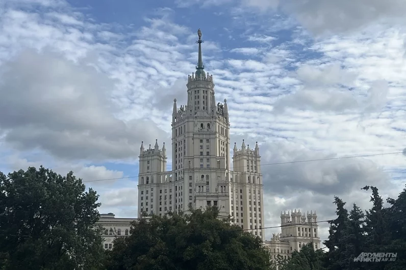 Высотка на Котельнической набережной.