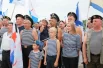 На праздник пришли целыми семьями.