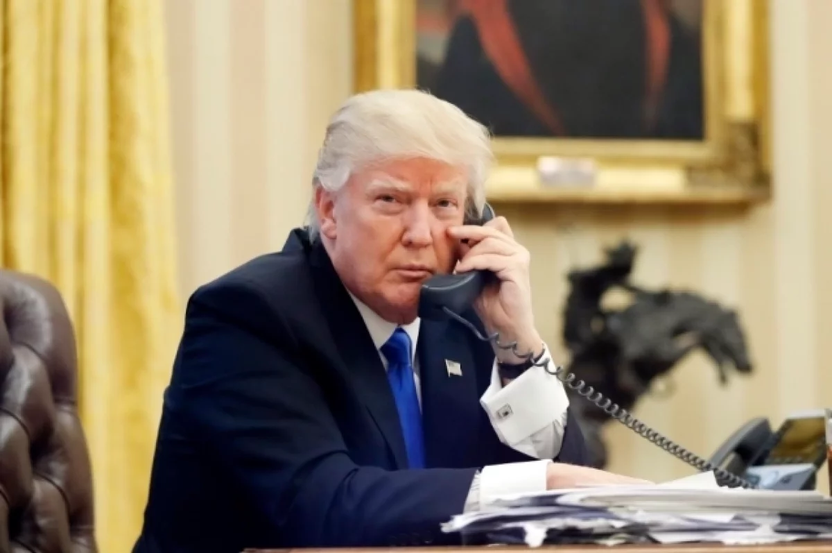 Poilitico: Трамп ведет неформальные беседы с мировыми политиками по личному телефону