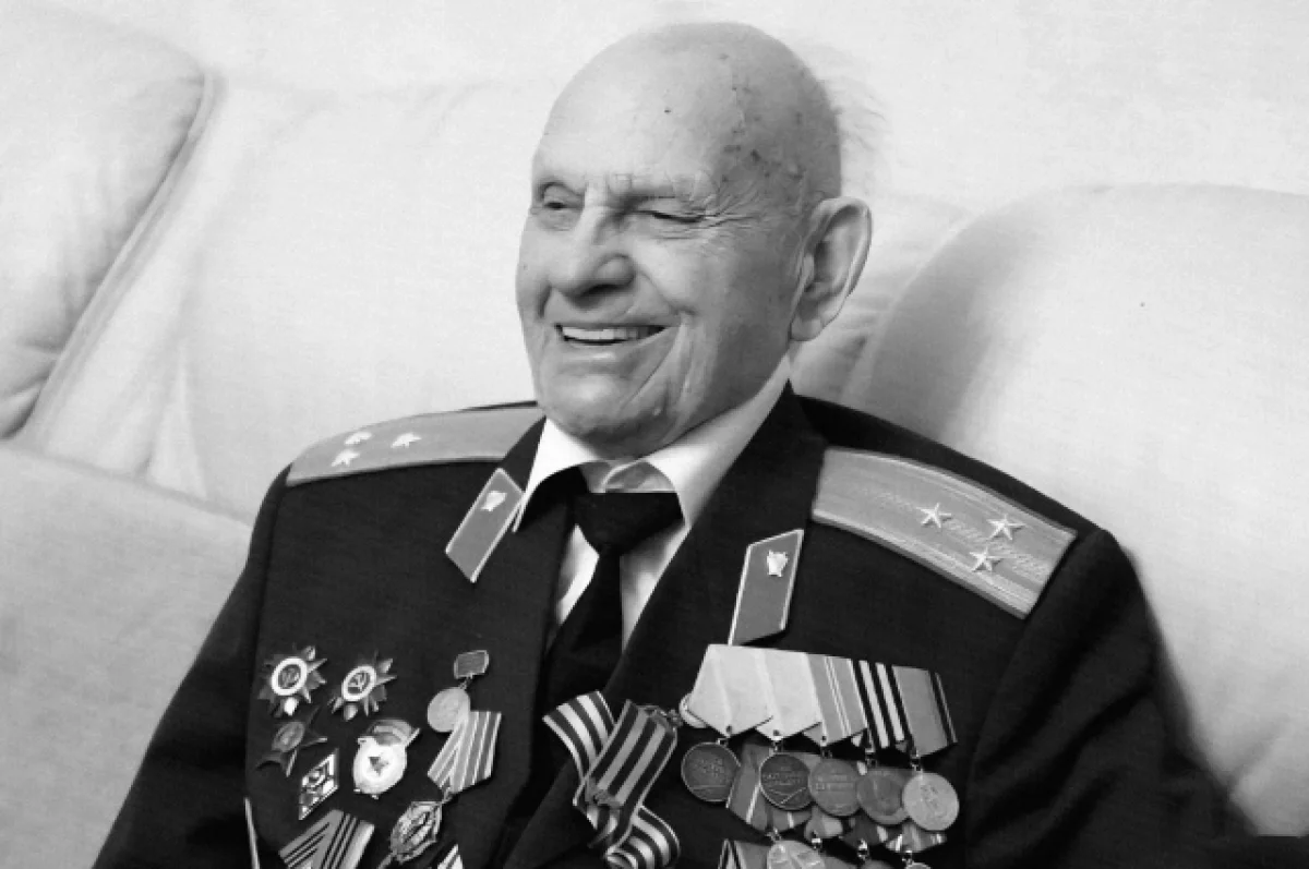 В Твери умер расписавшийся на стене Рейхстага 102-летний ветеран Спартак Сычев