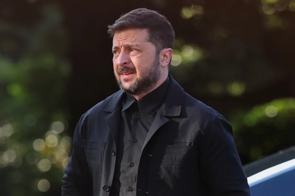 Олейник рассказал о зарубежной недвижимости свиты Зеленского