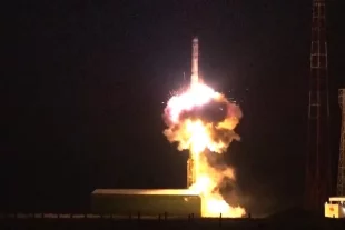 «Орешник» — новейший российский ракетный комплекс с баллистической ракетой.