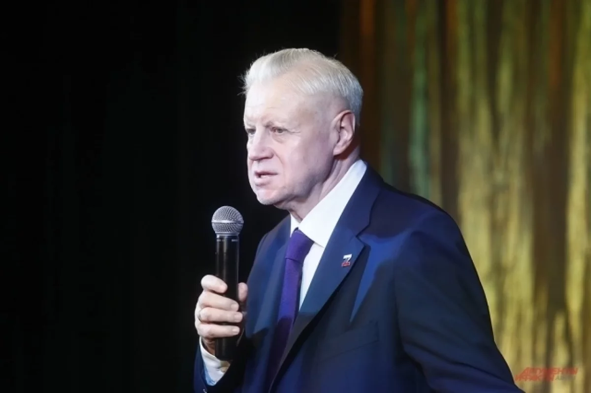 Миронов предложил перенести часть новогодних праздников на май