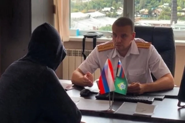 Подростков, которые ведутся на обещания лёгких денег, надо спасать.