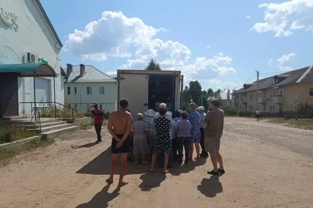 Жители устали от проблем с водой. 