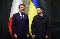 Эммануэль Макрон и Владимир Зеленский. 