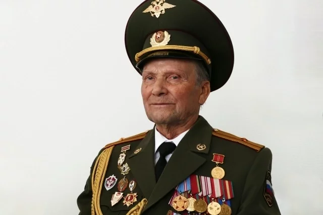 Владимир Осипович Козин - - ветеран внутренних войск. Майор в отставке.