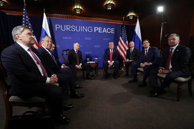 Переговоры делегаций РФ и США на Аляске. 