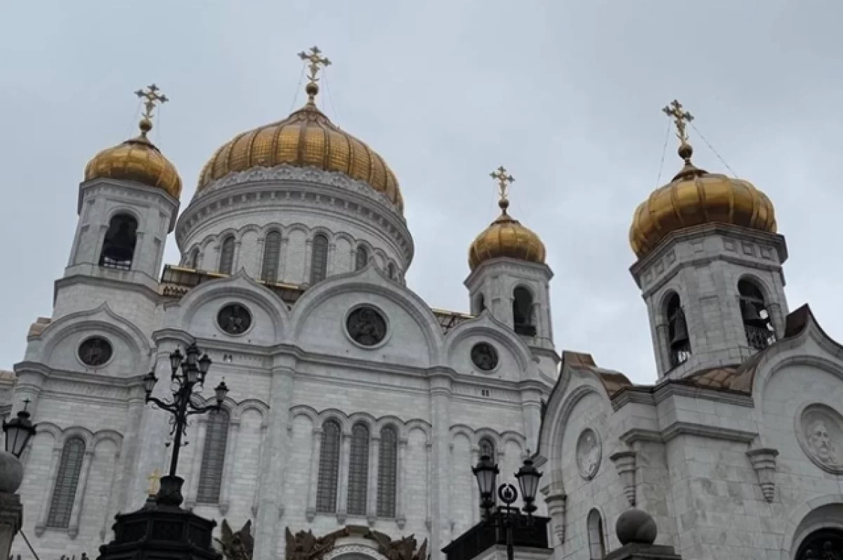 Студенток РГХПУ отчислили из-за танцев у храма Христа Спасителя