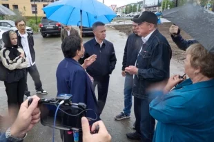 Ход работ проинспектировали губернатор Валерий Лимаренко и мэр Сергей Надсадин.