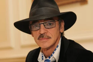 Михаил Боярский со школьной скамьи не представлял себя никем другим, лишь актёром.