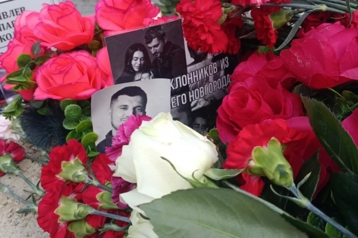 Карицкая раскрыла трогательные вещи, которые оставляют на могиле Паши Техника