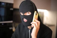 Минцифры разработало около двух десятков предложений, которые должны создать многоуровневую защиту людей от кибермошенников.