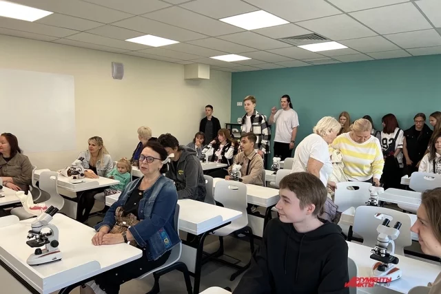 Просмотр прошёл в Марьинской школе № 1566.