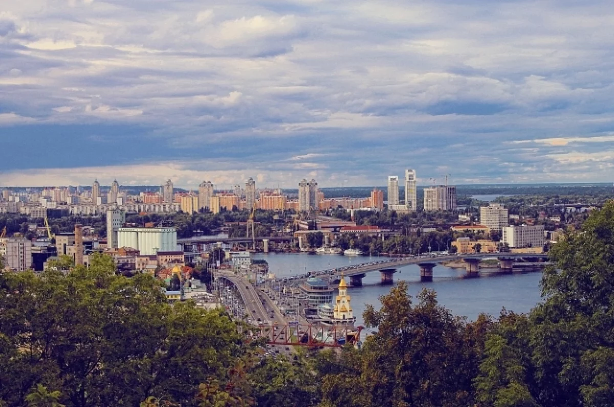 В Киеве беременную женщину избили полицейские, когда она пыталась защитить мужчину от ТЦК