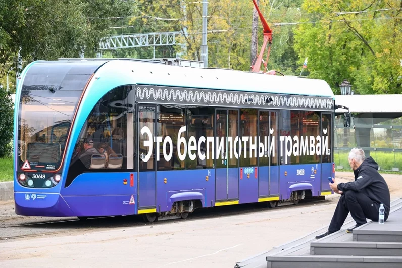 Трамвай тестировался много месяцев прежде, чем выйти на маршрут.