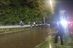 Вечером 3 сентября на улице Пионерской возник сильный потоп.