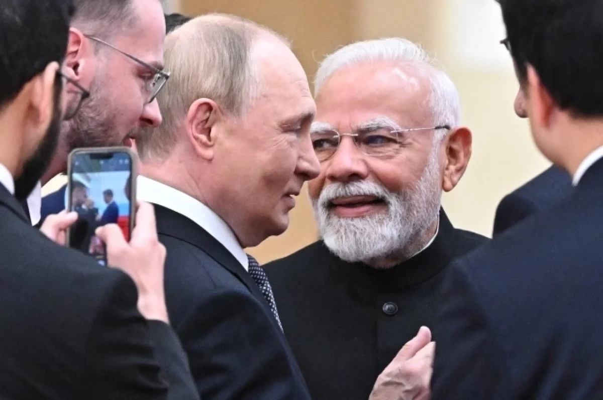 Путин в Китае пригласил Моди прокатиться на Aurus