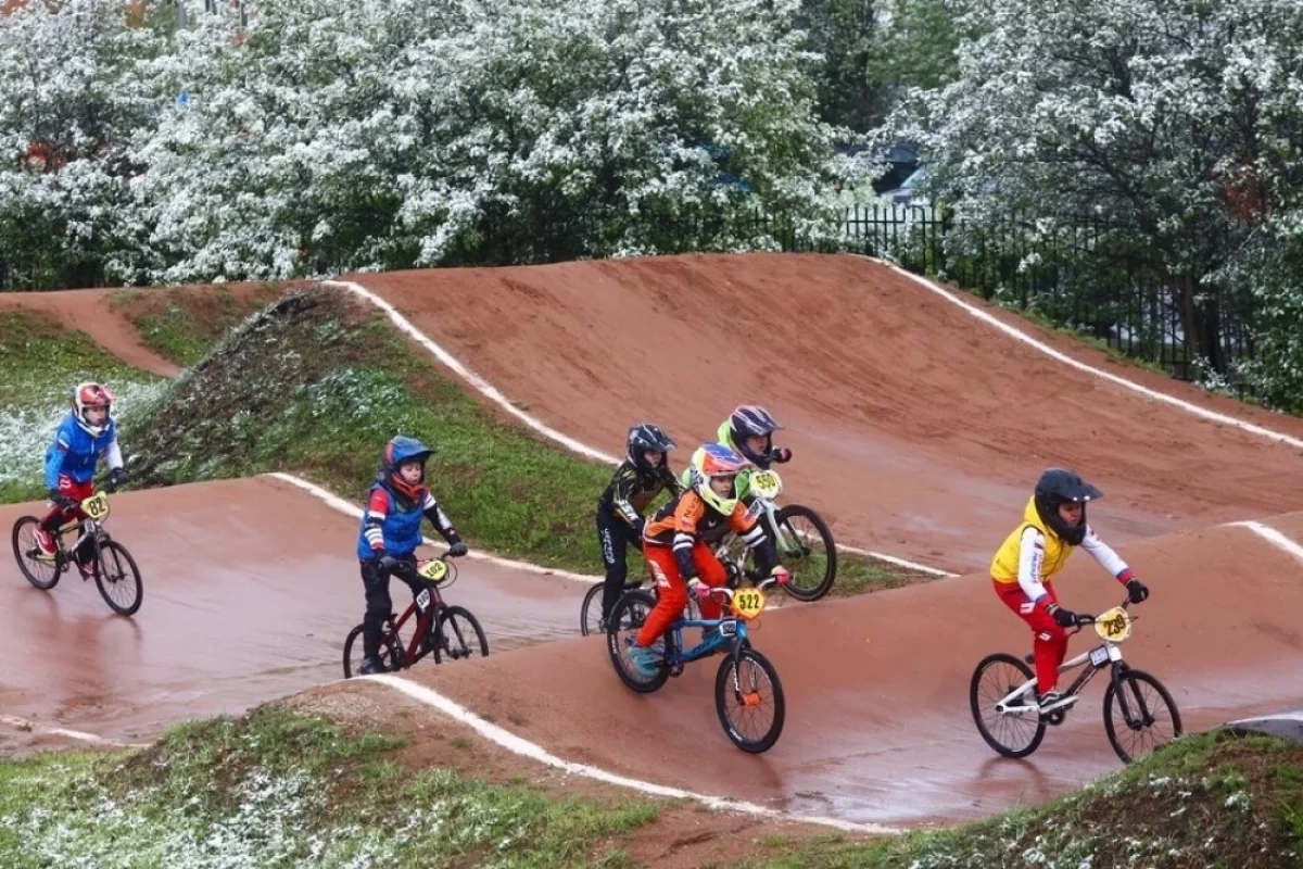 На крутых виражах. В Москве прошли гонки на BMX
