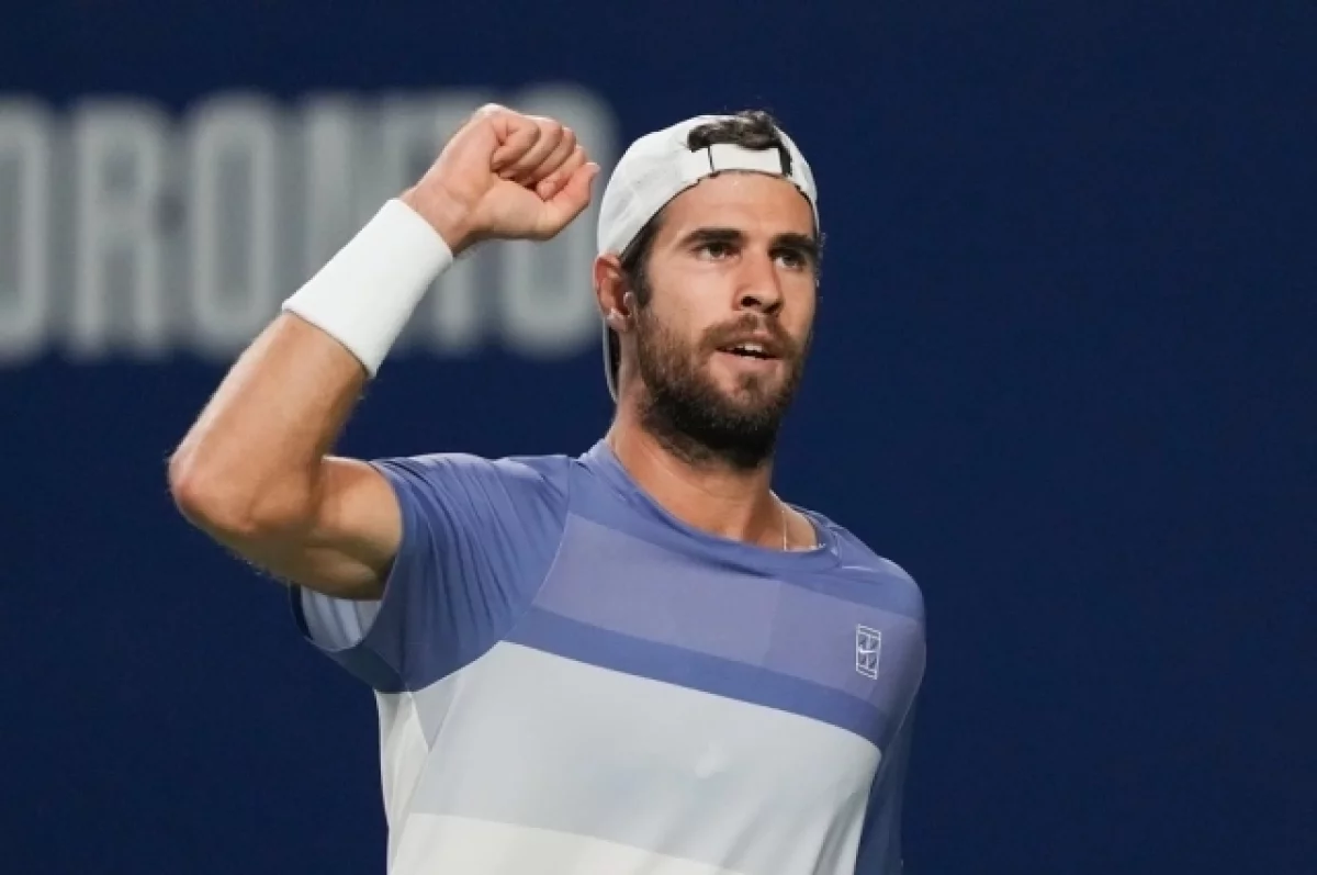 Российский теннисист Хачанов снялся с турнира ATP в Ханчжоу