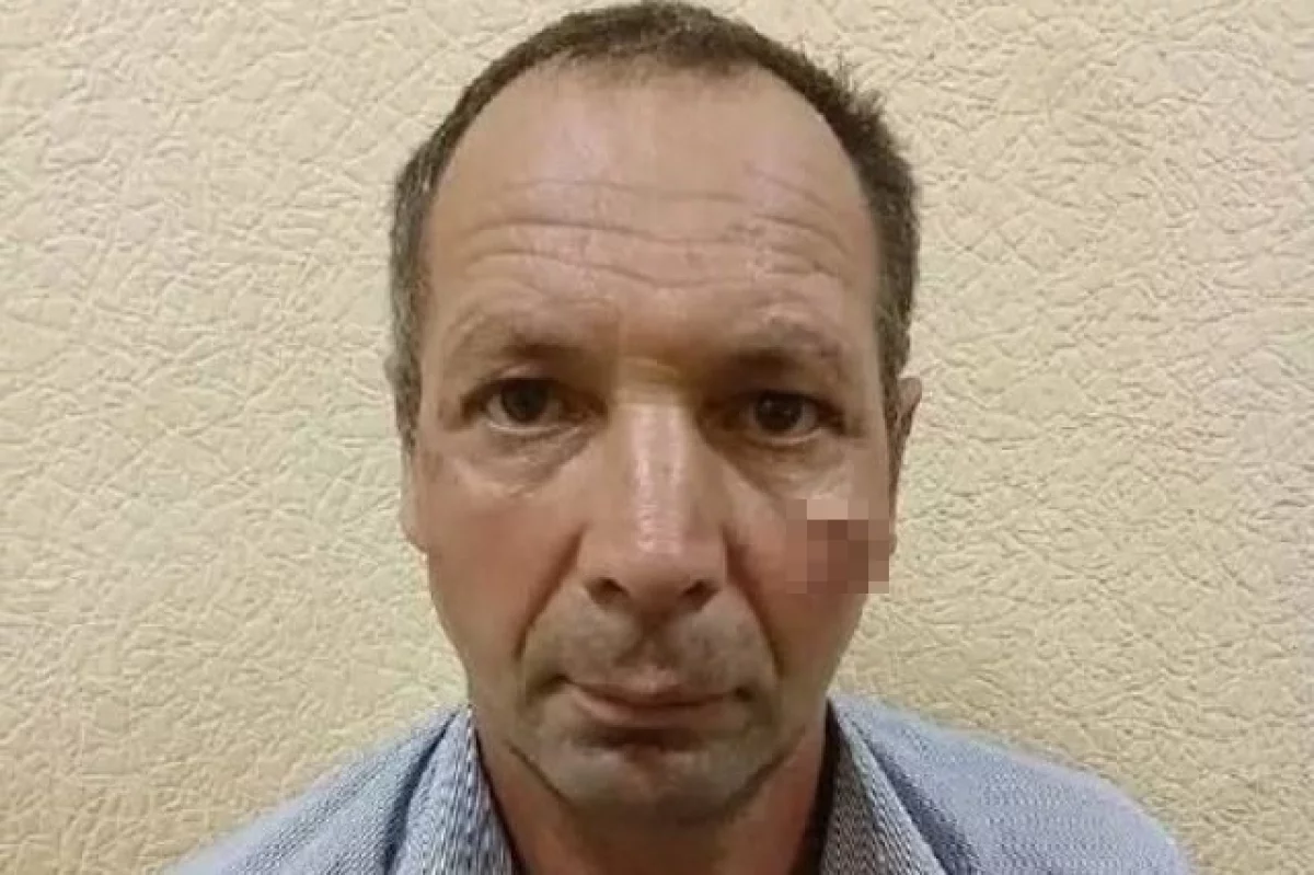 Усцкий успел позвонить родным и рассказать, что ему вышибли зубы, били прикладом по голове и телу.