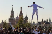 Для гостей подготовлены музыкальная и спортивная программы, мастер-классы.