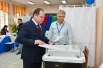 На участке школы № 7 в Сыктывкаре голосовал врио главы Коми Ростислав Гольдштейн. 