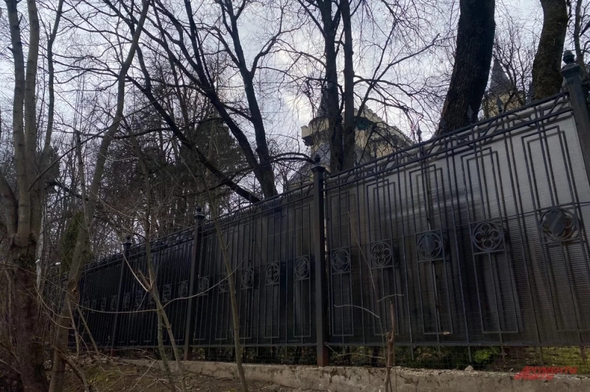 Риелторы рассказали, почему замок Пугачёвой и Галкина в Грязи не продаётся