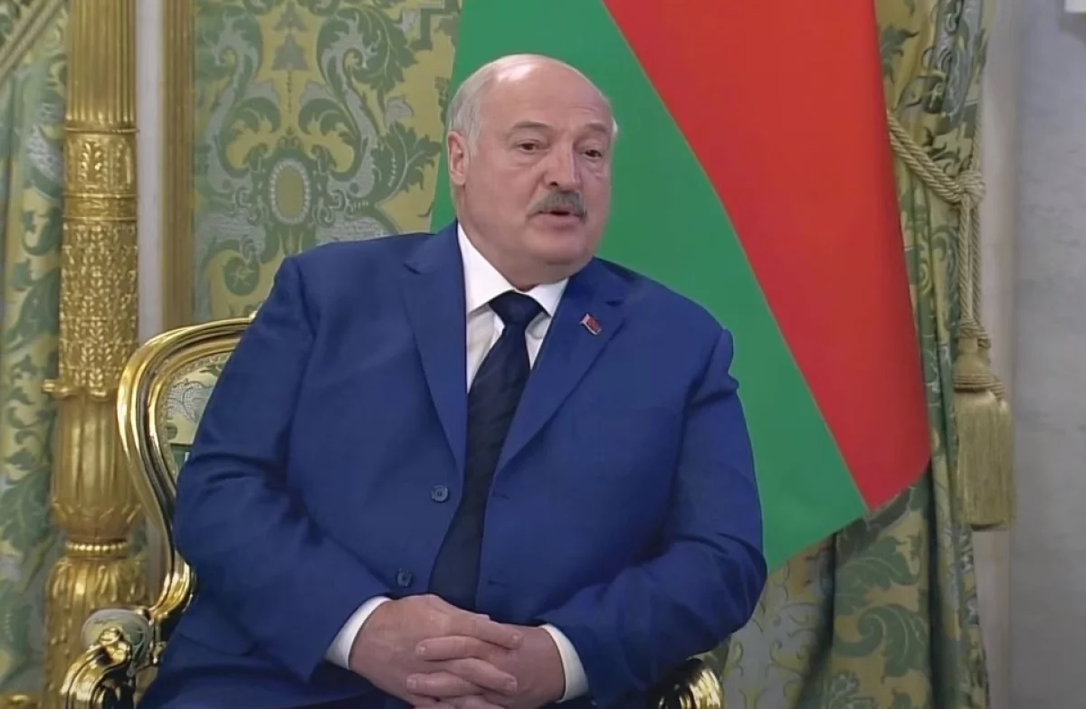 Лукашенко признался, что страшно любит картошку и ест ее, нарушая диету