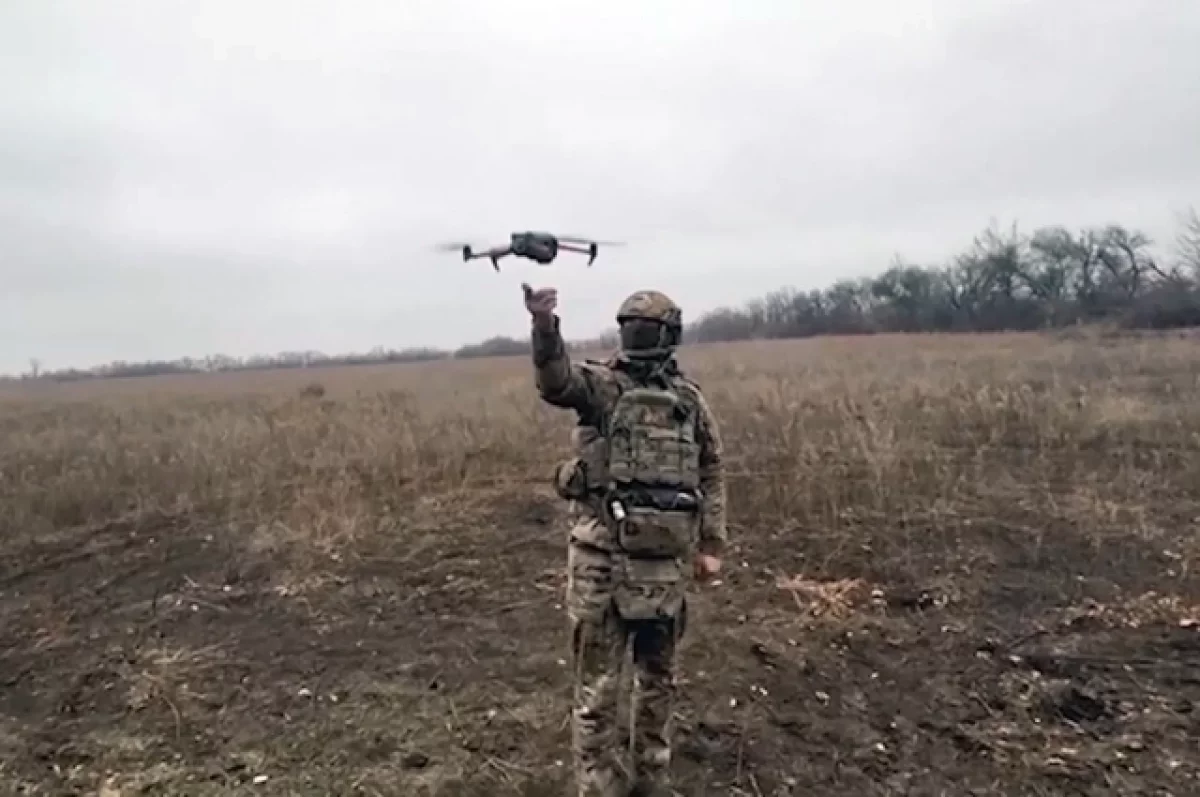 В окрестностях Купянска украинский рыбак помахал российскому FPV-дрону