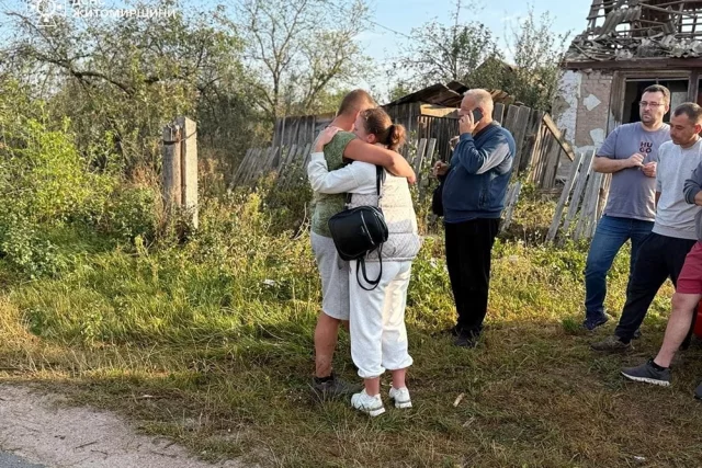 Британское издание игнорирует и другую объективную причину — искренние симпатии части местных к России. 
