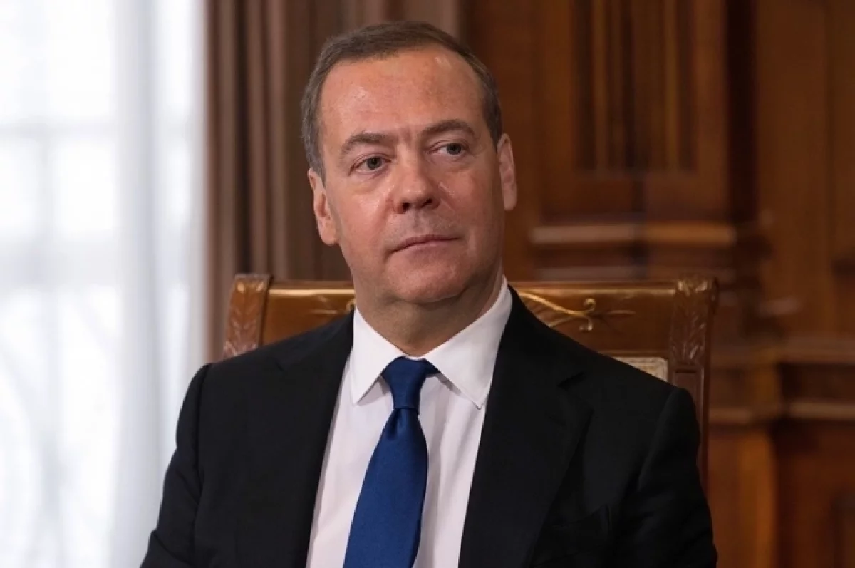 Медведев рассказал о пакете законов по укреплению статуса участников СВО