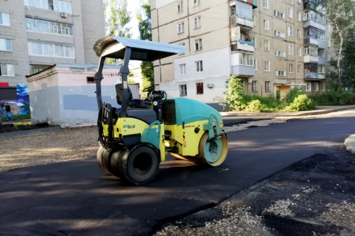 Минстрой выступил против полного запрета на укладку асфальта в плохую погоду